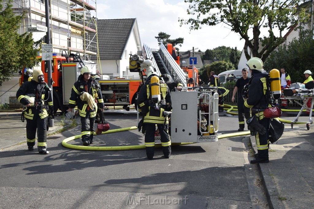 Dachstuhlbrand Koeln Poll Geislarerstr P575.JPG - Miklos Laubert